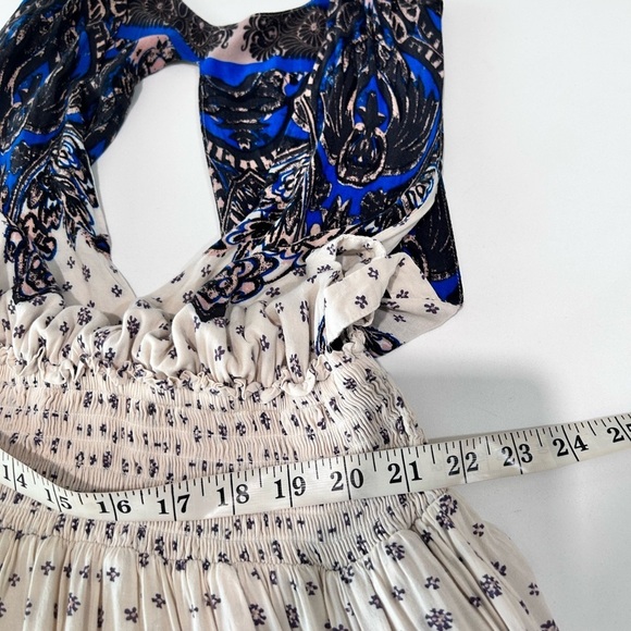 Elegant Blue and White Women's Dress - Picture 7 of 16